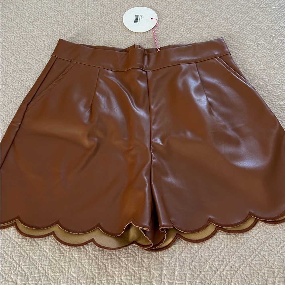 Umgee leather scalloped shorts in walnut